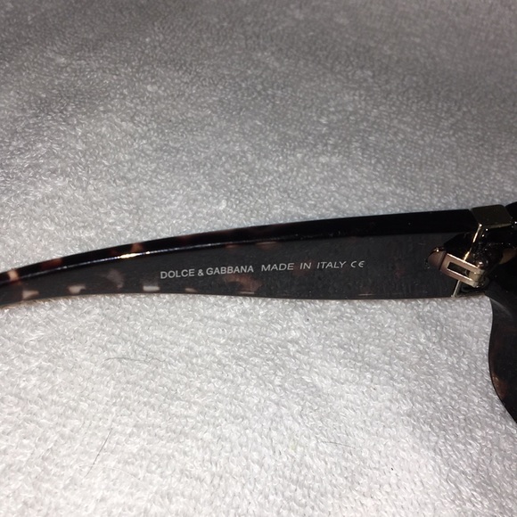 Dolce & Gabbana sunglasses with case - Picture 3 of 5